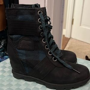 Sorel Womens Size 6.5 Lexie Wedge Boots Buffalo Plaid Black Leather Waterproof